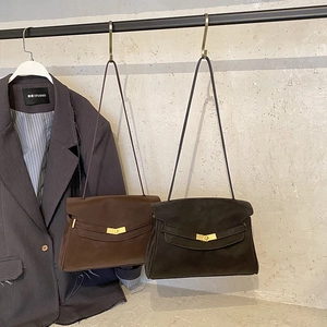 Sac À Épaule Vintage Femmes Cuir PU Mat Grande Capacité Sac Bandoulière Avec Fermoir Doré Rétro Minimalisme Quotidien