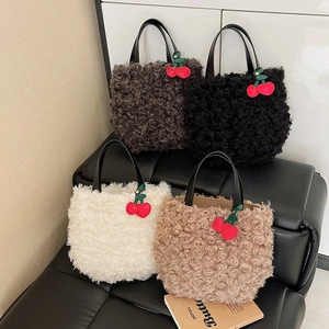 Borsa Tote In Peluche Da Donna Ecopelliccia Rose Swirl Borsa A Mano Autunno Inverno Morbida Con Ciondolo A Ciliegia