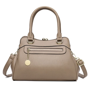Taupefarbene Boston-Handtasche aus Leder mit Goldkette und verstellbarem Riemen