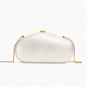Elegante borsa da sera in acrilico bianco perla con catena dorata per matrimoni e feste