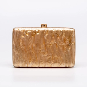 Borsa da sera in acrilico marmorizzato color oro champagne con chiusura metallica