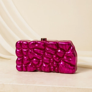 Glänzende magenta unregelmäßige Schale Acryl Abendtasche mit goldener Metallschließe