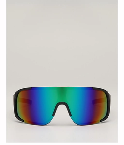 Détail du verre miroir dégradé coloré sur lunettes de cyclisme sport grand format
