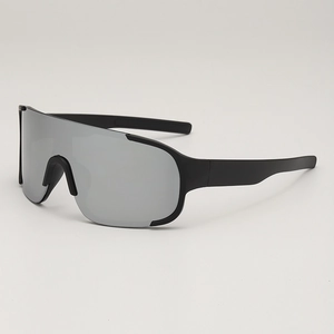 Lunettes de soleil de cyclisme oversize avec monture noir mat et verres miroirs argentés