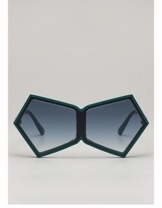 Détail des lunettes de soleil géométriques oversize avec monture vert foncé et dégradé