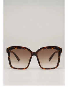 Front view of large square oversized sunglasses with tortoise shell frame and brown gradient lens