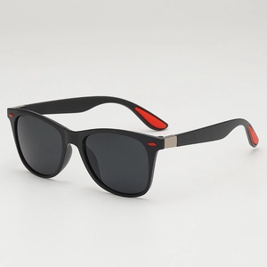 Lunettes de soleil carrées classiques noires mates avec touches rouges pour la conduite