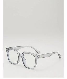 Detailansicht der transparent grauen quadratischen Sonnenbrille mit Silber-Dekor