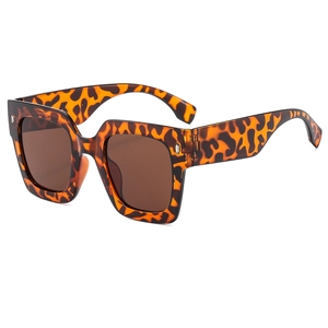 Fashionable square frame sunglasses in tortoiseshell print with brown lenses for outdoor use