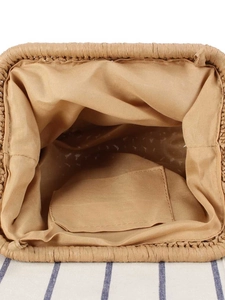 Fashionable woven bag with inner lining and pocket for daily commute and seaside vacations