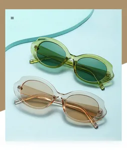 Détails de lunettes de soleil ovales polarisées avec monture ondulée en vert et champagne