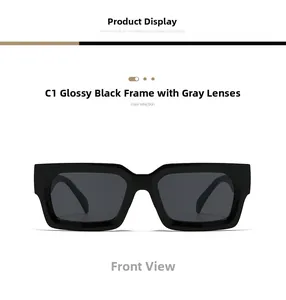 Vue de face de lunettes de soleil carrées noires avec verres gris et pont intégré