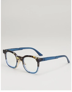 Détail des lunettes écaille de léopard et bleu transparent avec pont en métal doré