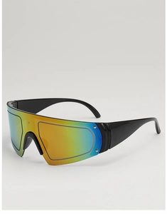 Detail of oversized one-piece polarized sunglasses with colorful gradient mirror lenses