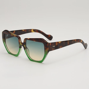 Stylish square oversized sunglasses with tortoiseshell and green frame and gradient lenses