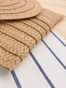 Sac de plage minimaliste tissé à la main en corde de papier avec texture naturelle