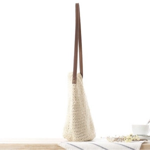 Sac fourre-tout tissé à la main en corde de papier crème avec anses en cuir