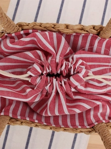 Sac à main en paille avec doublure à rayures rouges pour les vacances et les loisirs