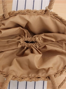 Sac à bandoulière en corde de papier tissé avec franges et doublure marron