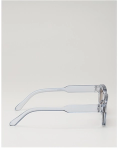 Vue latérale de lunettes de soleil carrées à monture gris-bleu montrant les détails