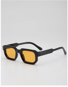 Vue latérale à 45 degrés de lunettes de soleil rectangulaires vintage à monture noire