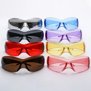 Plusieurs options de couleurs pour lunettes de soleil futuristes sans monture en 4x2