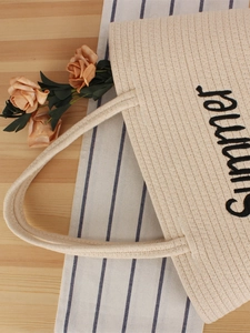 Sac fourre-tout tissé beige avec broderie Summer et poignée en corde pour la plage