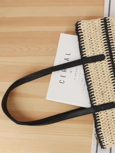 Sac de plage bohème en paille à rayures avec lanières en cuir noir et fermeture éclair