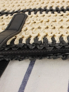 Sac de plage rayé tissé main avec fermeture à glissière et bordure en cuir synthétique noir