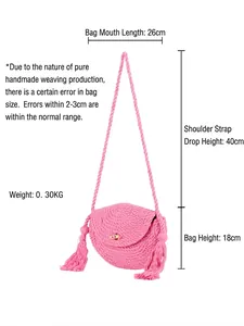 Sac à bandoulière rose tissé à la main avec pompons et dimensions détaillées