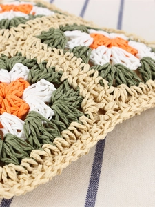 Sac à bandoulière en crochet fait main avec motifs floraux et coutures tissées élégantes