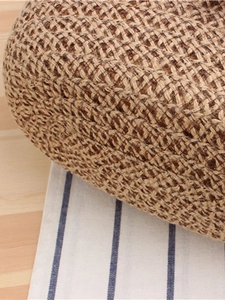Borsa a tracolla intrecciata capiente da donna in marrone per vacanze al mare