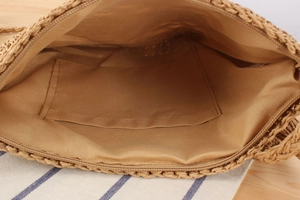 Detail der Papierschnur-Webtasche mit Stofffutter und Metallreißverschluss-Verschluss