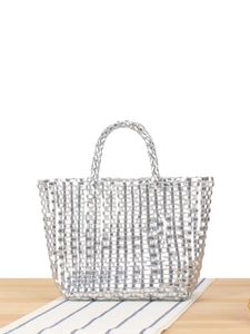 Sac à main argenté tressé pour enfants avec texture métallique, style cabas minimaliste