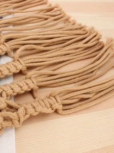 Sac à bandoulière en maille tissée à la main avec franges pour un style bohème