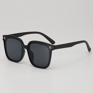 Classic kids square black sunglasses with anti-UV lenses and metal side details