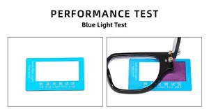 Prueba de luz azul para gafas cat-eye negras con detalle de perla en la varilla lateral