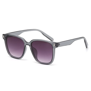 Lunettes de soleil carrées oversize avec monture grise transparente et verres dégradés violets