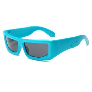 Lunettes de soleil punk cyan pour enfants avec monture futuriste et verres foncés