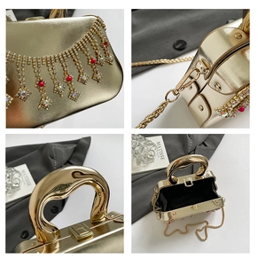 Détails des franges de cristal et fermoir doré sur un sac à main de soirée chic