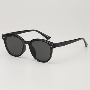 Retro Oval Sunglasses Women Men UV400 Protection PC Frame AC Lens Vintage Small Frame Outdoor Driving Fashion Rivet