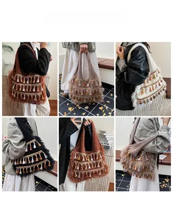 Sacs cabas bohèmes en maille de six couleurs avec franges et finitions en plumes