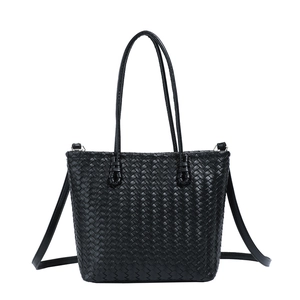 Retro woven tote bag in black leather with large capacity and crossbody shoulder straps