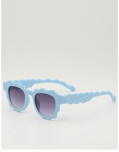 Detailed view of light blue scalloped frame sunglasses with purple gradient lenses