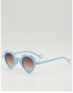 Détails de lunettes de soleil enfant en forme de cœur avec monture bleu ciel et verres