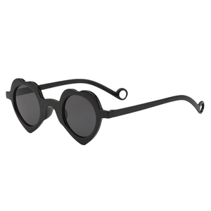 Lunettes de soleil cœur noires pour enfants avec protection UV et branches perforées