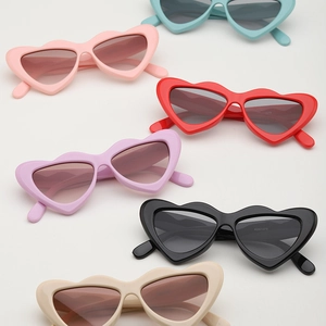Kinder Sonnenbrille In Herzform UV400 Schutz PC Rahmen Leicht Süß Modisch Outdoor Party Brillen Für Kleinkinder Mädchen Jungen