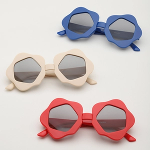 Kids Sunglasses Flower Shaped PC Frame UV400 Protection Fashion Outdoor Travel Eyewear Girls Boys Cute Accessory