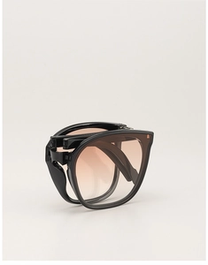 Detailansicht der faltbaren Sonnenbrille mit schwarzem Rahmen und Verlaufsgläsern