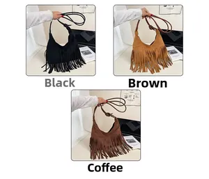 Vue détaillée des sacs à bandoulière à franges en daim noir, marron et café fonce